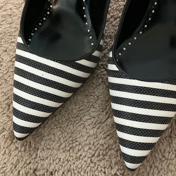 MANOLO BLAHNIK ALLURAFIA NAUTICAL STRIPE SLINGBACK PUMP - Picture 3 of 9